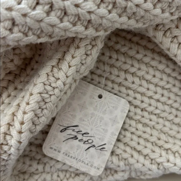 Free People Women's Swim Too Deep Oversized Sweater ❄️🧣⛸️ - Picture 4 of 5